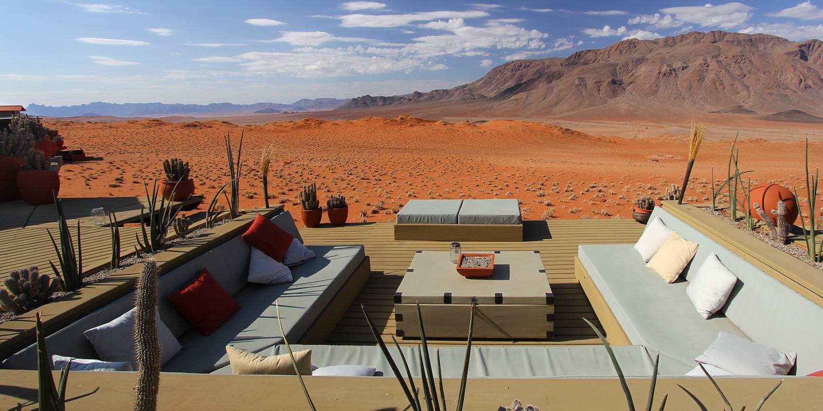 Wolwedans - where to stay for pilots in Namibia Symbolfoto