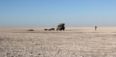 NTWETWE PAN - overnight in a salt pan, Bild 1/8